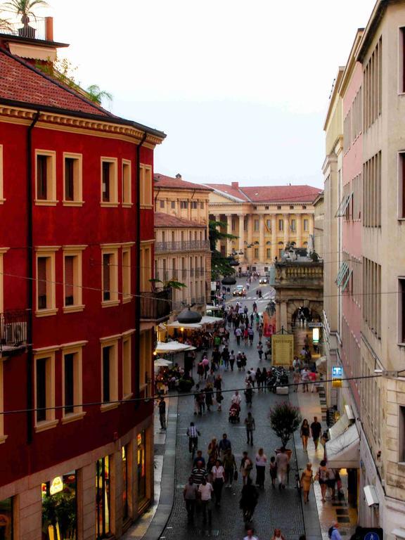 Bed & Breakfast Antica Via Roma Garden View Verona